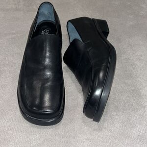 Franco Sarto Flex black leather 2” shoes